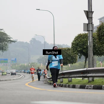Runner Photo 7036772