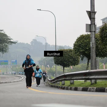 Runner Photo 7036777