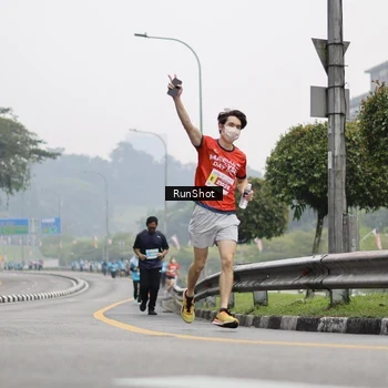 Runner Photo 7036784