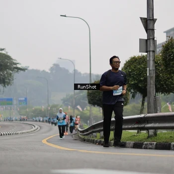 Runner Photo 7036786