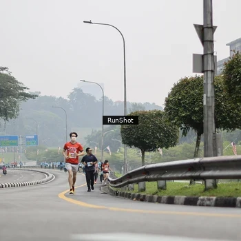 Runner Photo 7036788