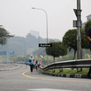 Runner Photo 7036791