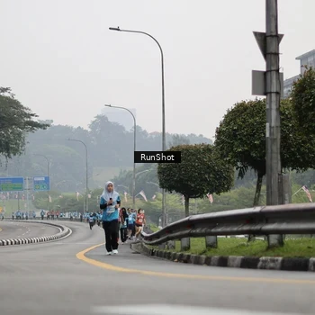 Runner Photo 7036793