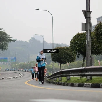 Runner Photo 7036797
