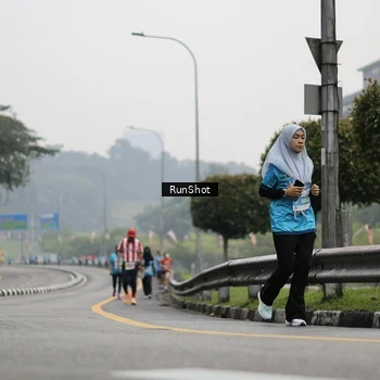 Runner Photo 7036803