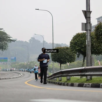Runner Photo 7036804