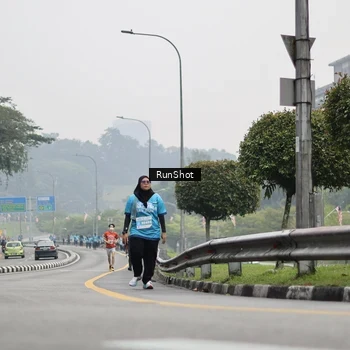 Runner Photo 7036810