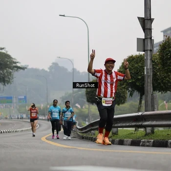 Runner Photo 7036814