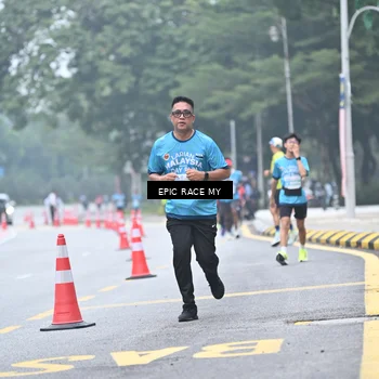 Runner Photo 7036815