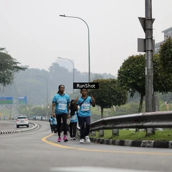 Runner Photo 7036818