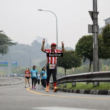 Runner Photo 7036819