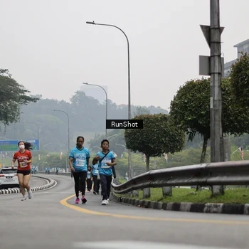 Runner Photo 7036823