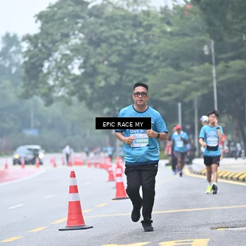 Runner Photo 7036825