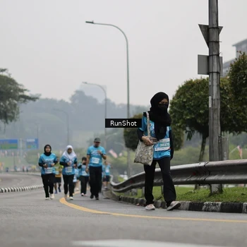 Runner Photo 7036828