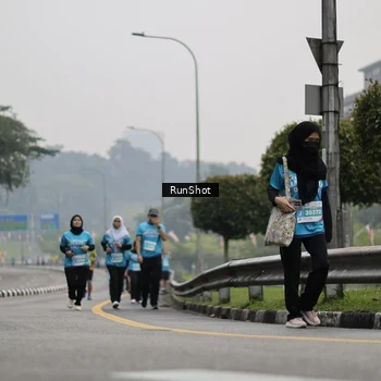 Runner Photo 7036832