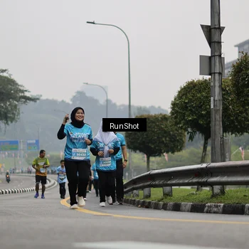 Runner Photo 7036838