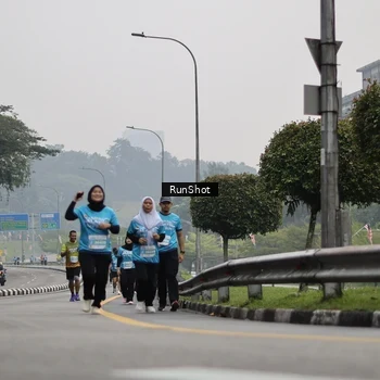 Runner Photo 7036840