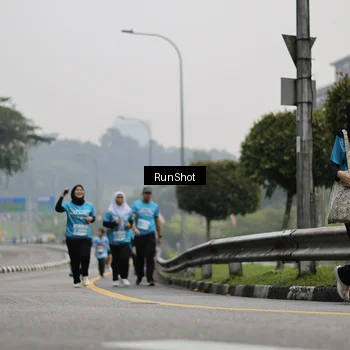 Runner Photo 7036841