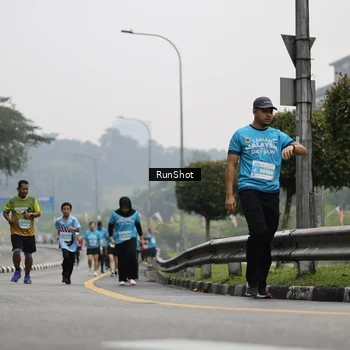 Runner Photo 7036847