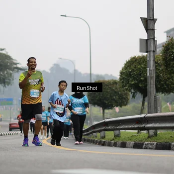 Runner Photo 7036850