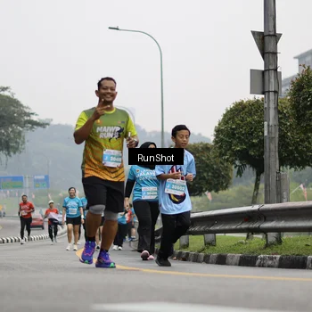 Runner Photo 7036864