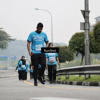 Runner Photo 7036872