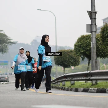 Runner Photo 7036880