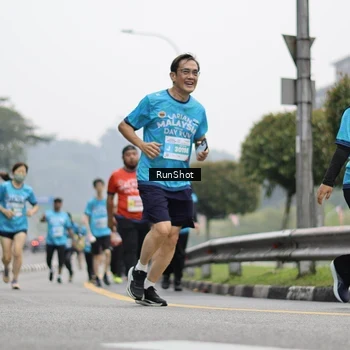 Runner Photo 7036884