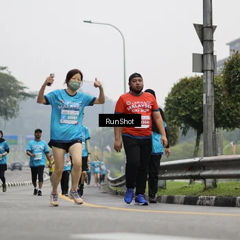 Runner Photo 7036895