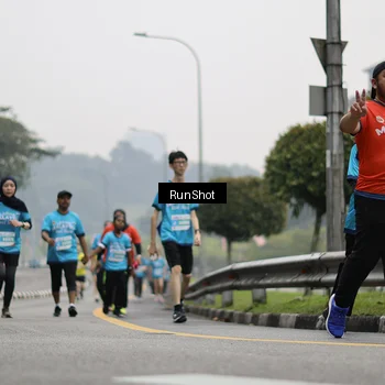 Runner Photo 7036897