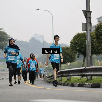 Runner Photo 7036899
