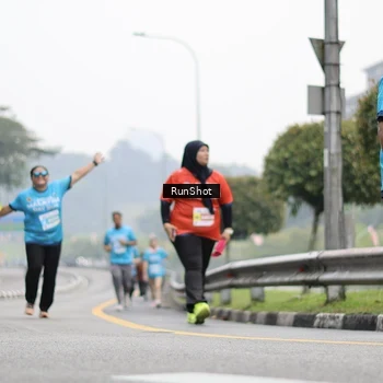 Runner Photo 7036913