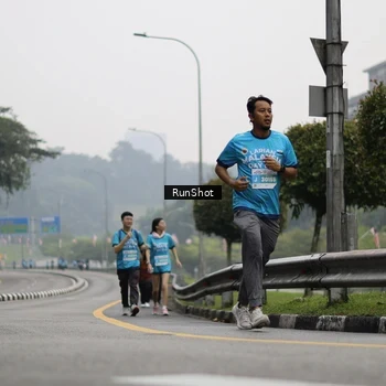 Runner Photo 7036915