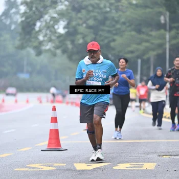 Runner Photo 7036923