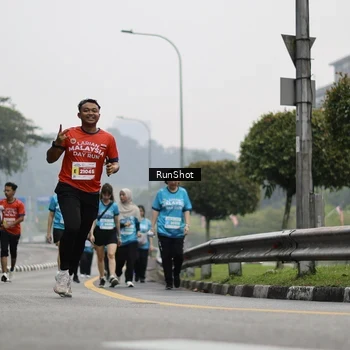 Runner Photo 7036934