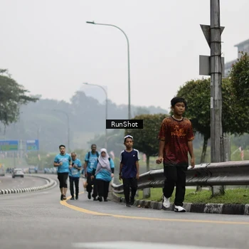 Runner Photo 7036936