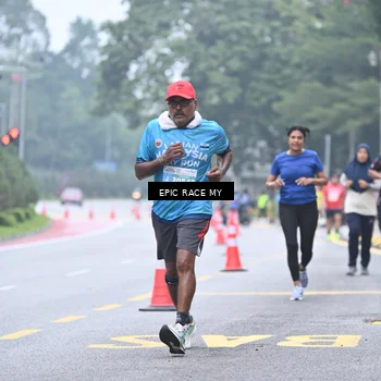 Runner Photo 7036937