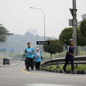 Runner Photo 7036938