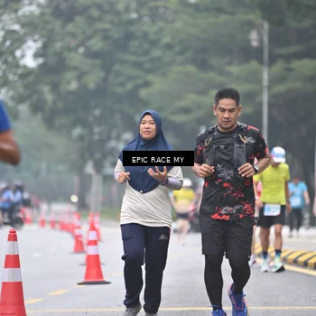 Runner Photo 7036956