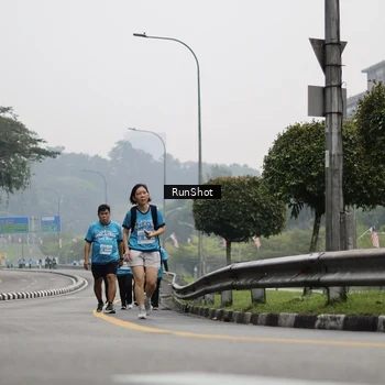 Runner Photo 7036957