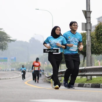 Runner Photo 7036976