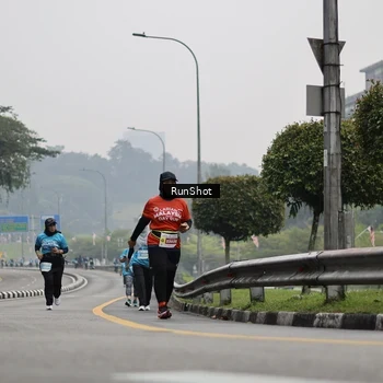 Runner Photo 7036981