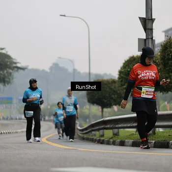 Runner Photo 7036988