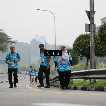 Runner Photo 7036994