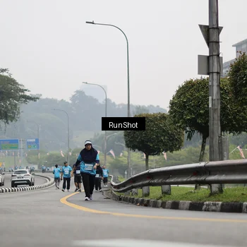 Runner Photo 7036998