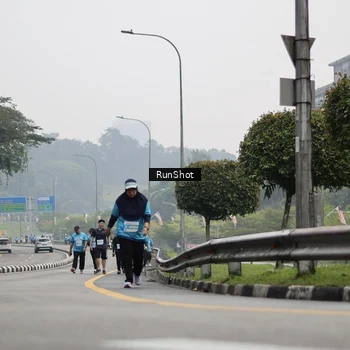 Runner Photo 7037002