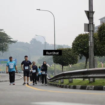 Runner Photo 7037009