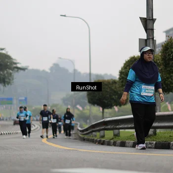 Runner Photo 7037012