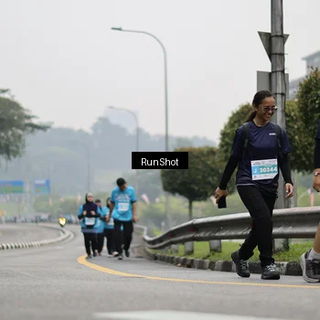 Runner Photo 7037019