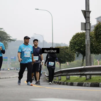 Runner Photo 7037020